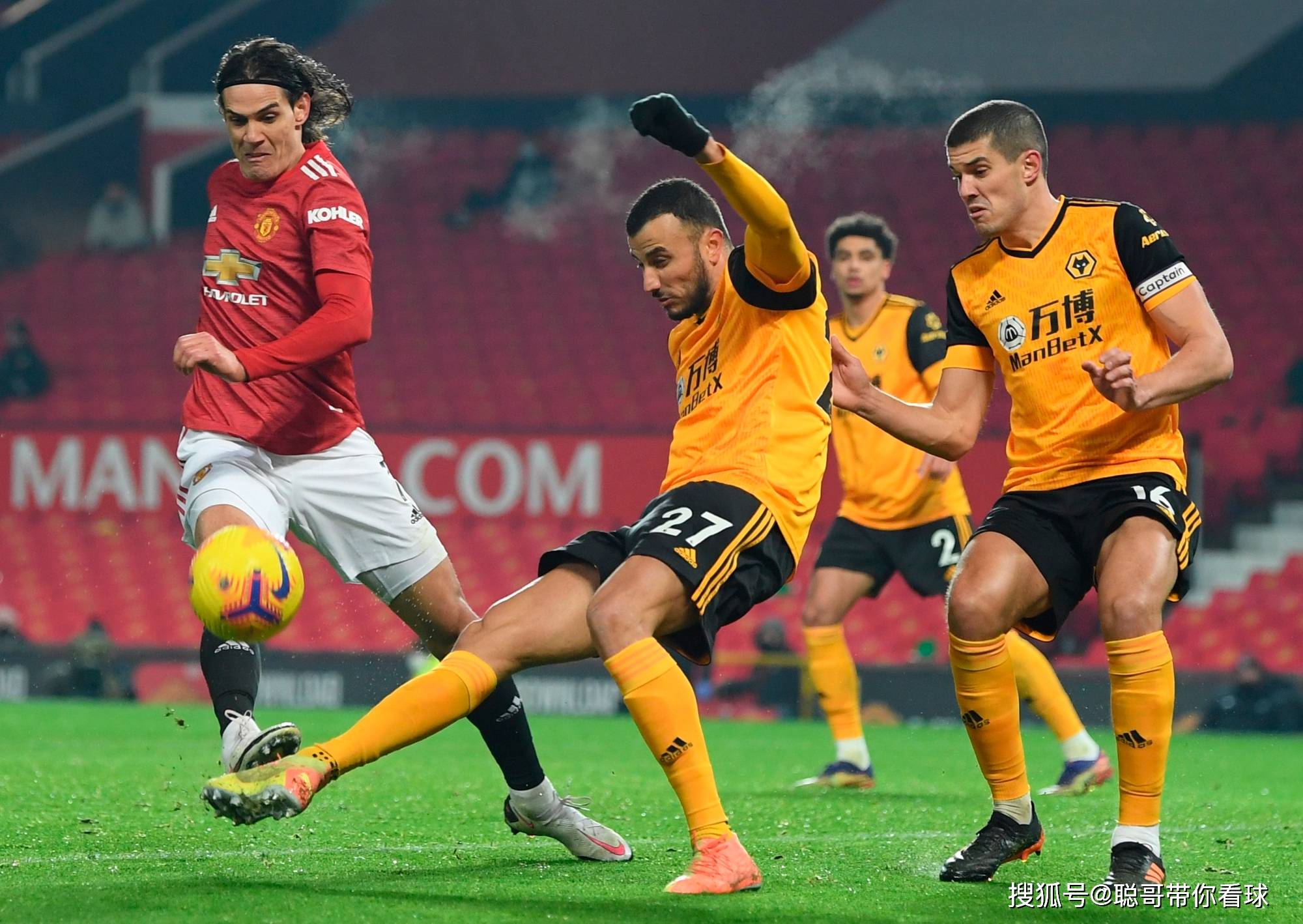 英超强敌！曼联奋力拼搏历尽艰辛取胜对手